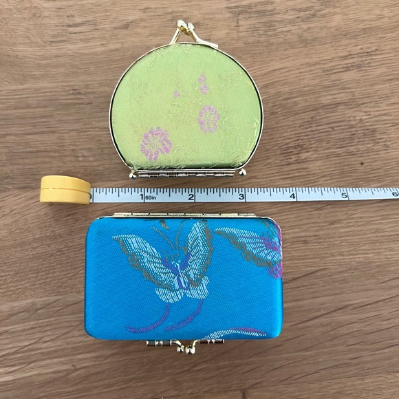 2 jewelry cases - hard shell cases perfect for travel and storage. NWOT. - Picture 4 of 11